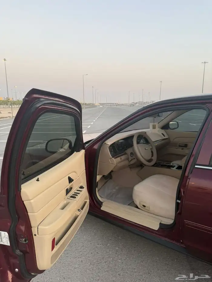 كراون فكتوريا للبيع 3