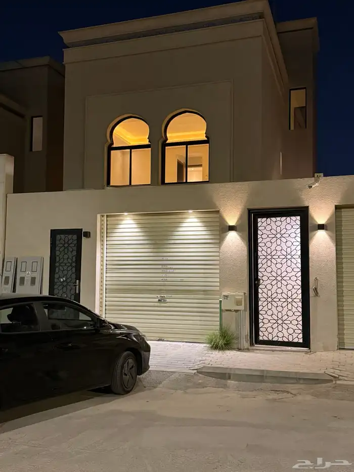 دور العارض بمدخل سياره 0