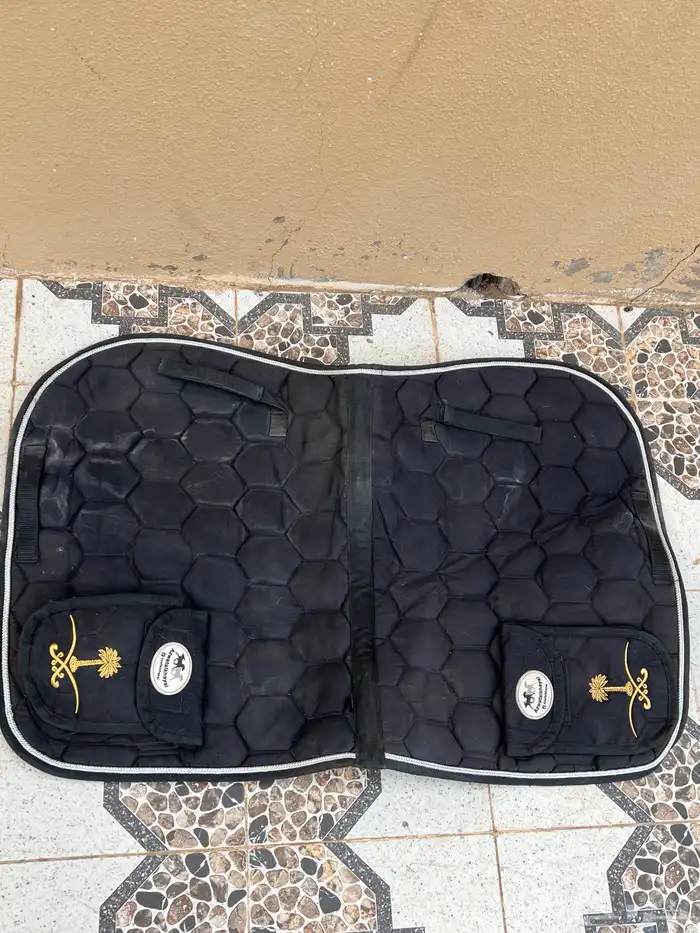 سرج خيل نظيف جدا 0