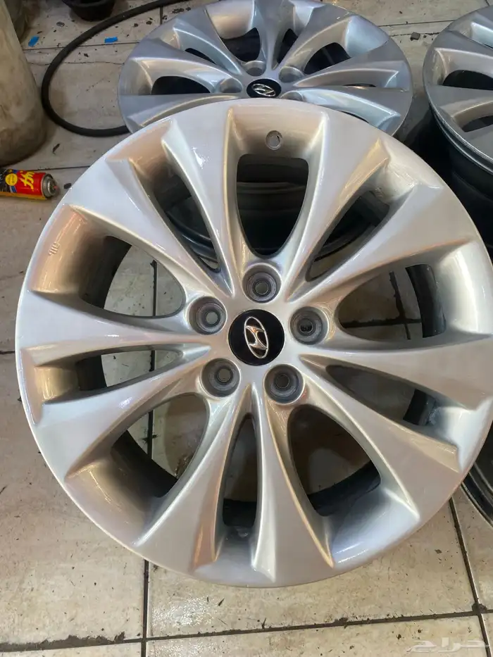 طقم جنوط ازيرا مقاس 18اصليه وكاله 2012 0