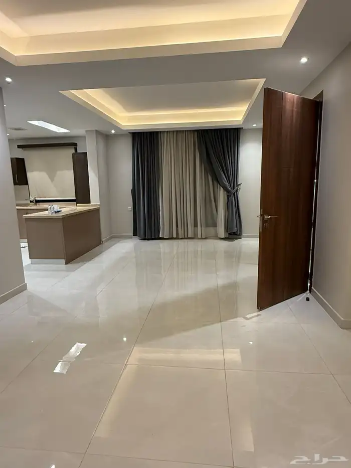 دور العارض بمدخل سياره 7
