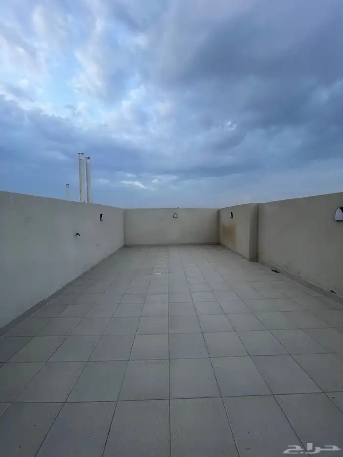 للبيع شقه علويه بسطح ومصعد من 480 الف ابها حى البديع 18