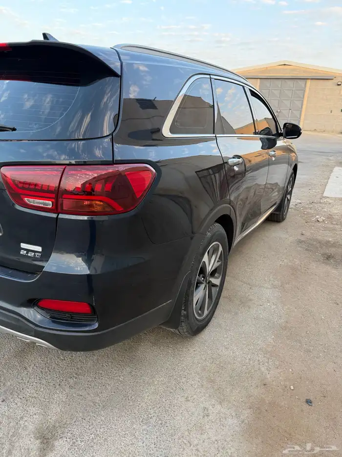 كيا سبعه ركاب 2019 ديزل نظيفه سورنتو 3