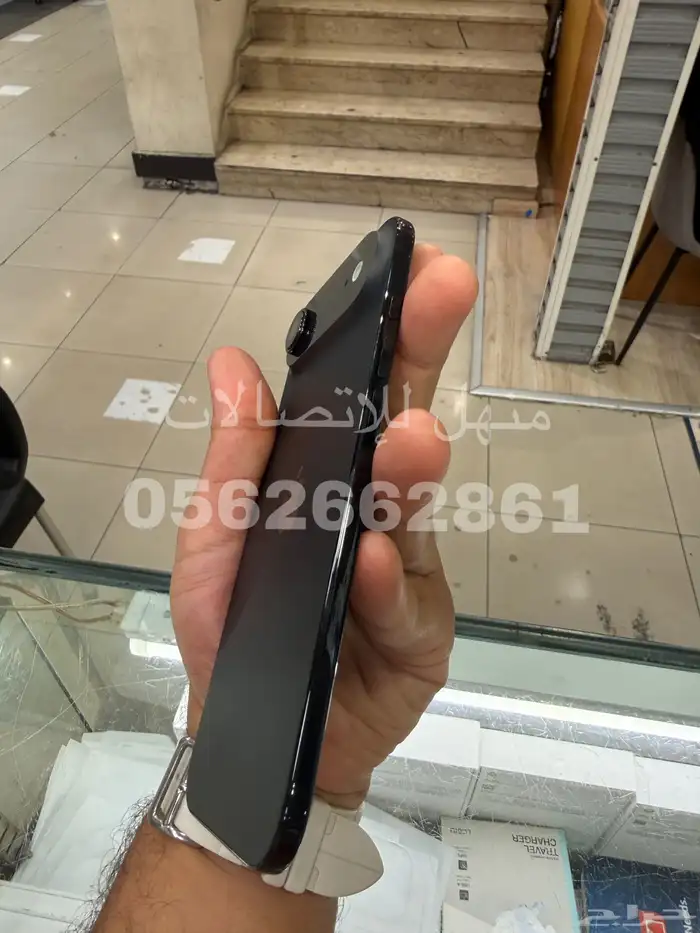 للبيع ايفون 17 اير 256 مستخدم اسود 2