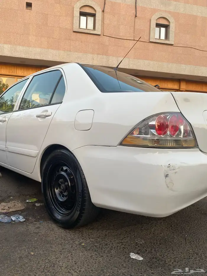 متسوبيشي لانسر 2009 نظييف 3