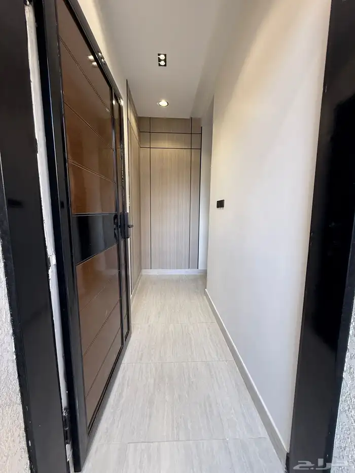 للبيع شقق ارضيه وشقق علويه تشطيب VIP ف ابها حي الموظفين 2