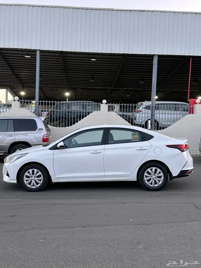 اكسنت 2023 ابيض 13