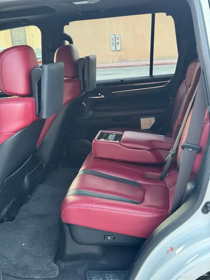 لكزس 2016 LX570 فل كامل 8