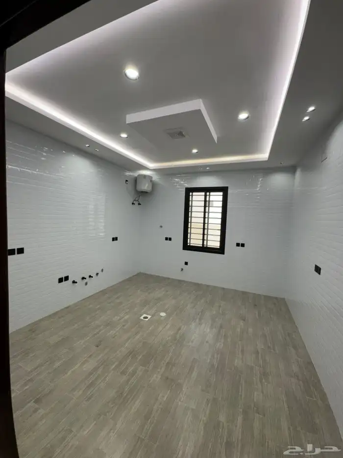 للبيع بالمحاله روف علوي دور ثاني مع ملحق تشطيب vip 8