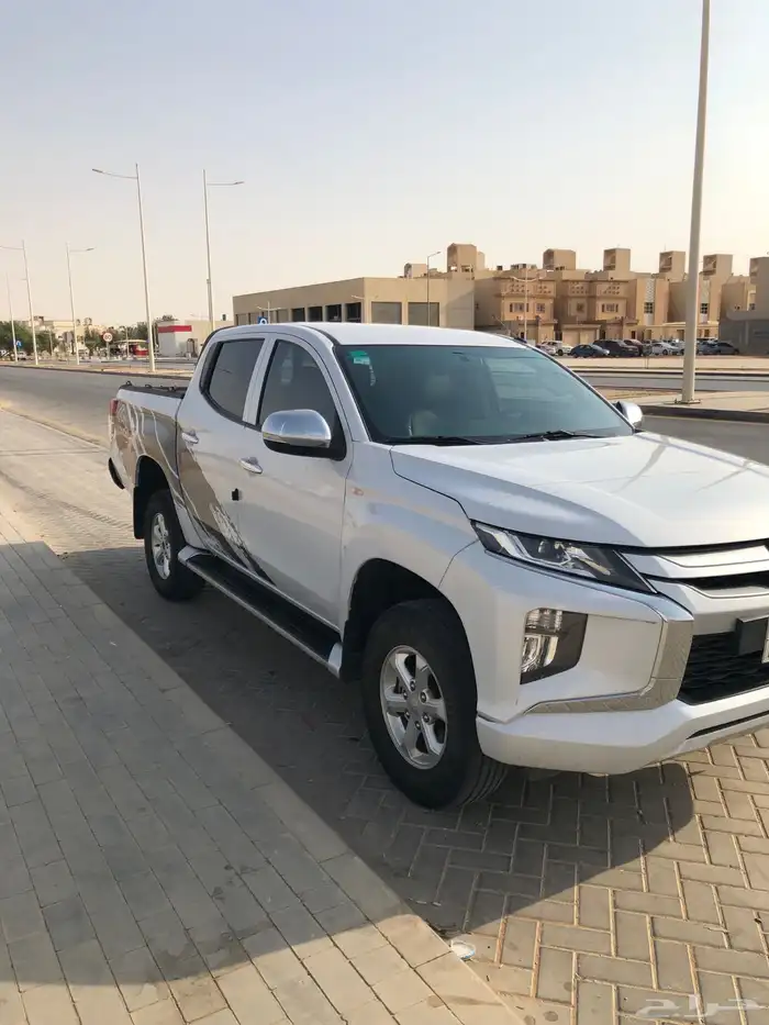 ميتسوبيشي 2021 L200 دبل قير عادي 1
