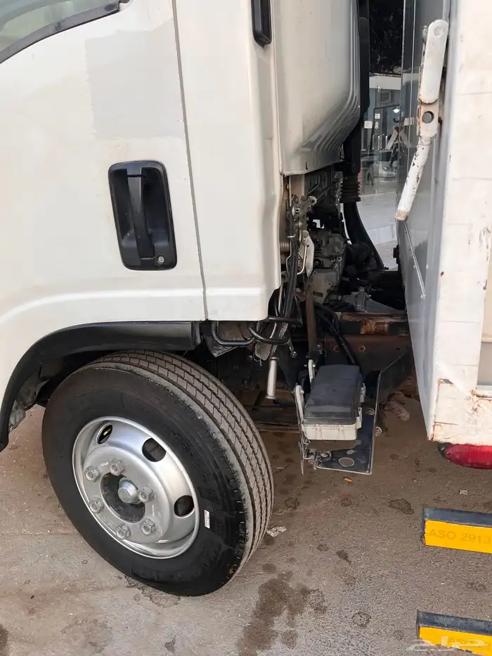 للبيع ايسوزو دينه 2020 نظيفة جدا 5 متر 3