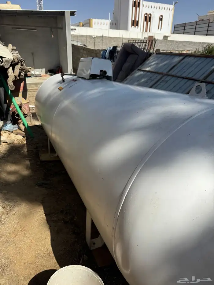 خزان غاز مقاس (4000) لتر تاريخه 2020 مع منظمة احمر ضغط عالي 0