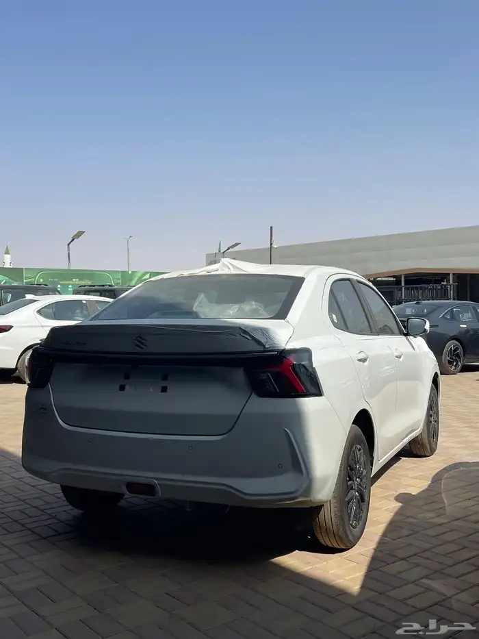 سوزوكي ديزاير استاندر 1