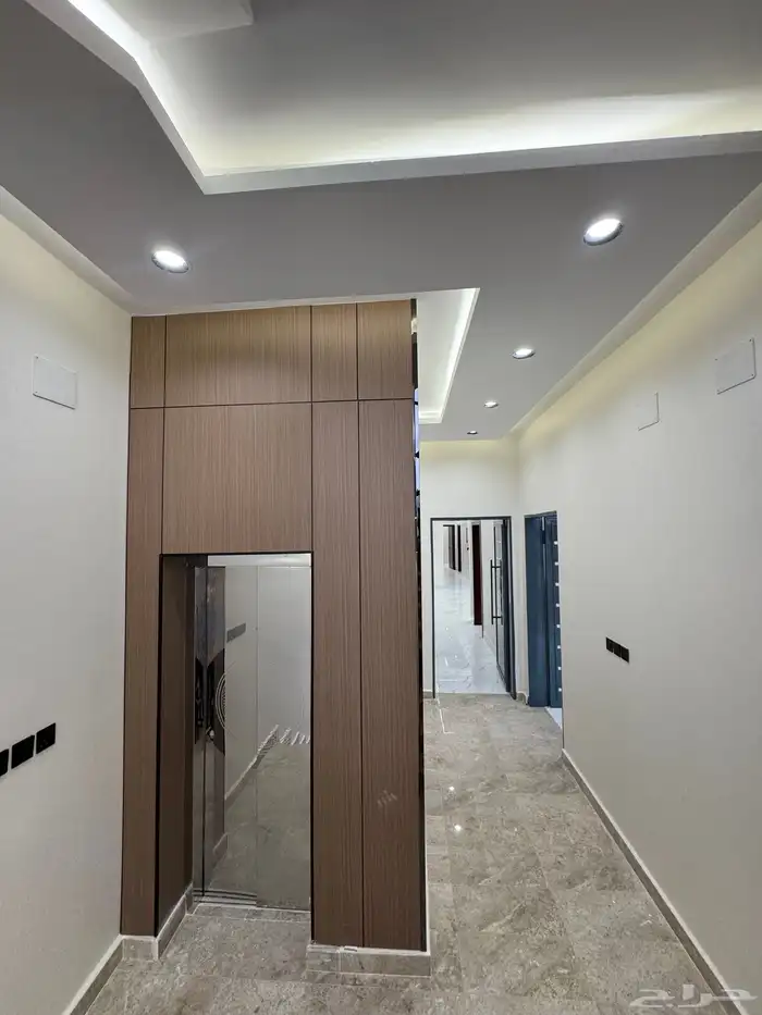 للبيع بالمحاله روف علوي دور ثاني مع ملحق تشطيب vip 1