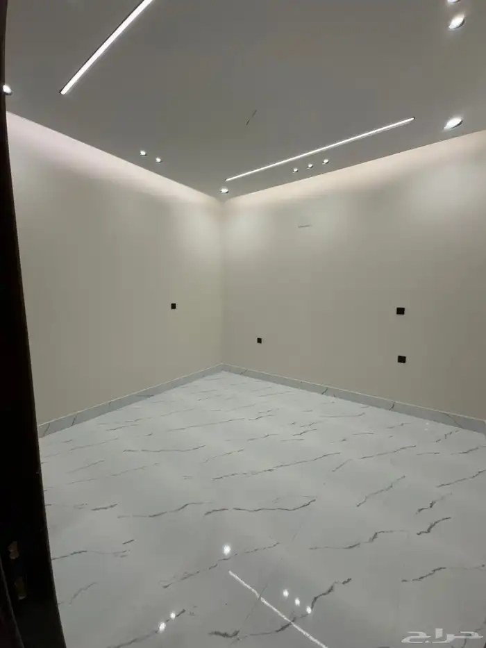 للبيع بالمحاله روف علوي دور ثاني مع ملحق تشطيب vip 14