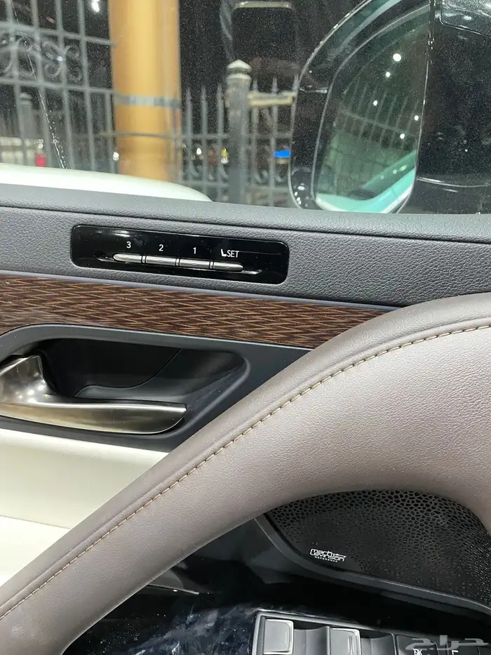 للبيع لكزس LX600 بي بي 2025 فل كامل عبداللطيف عداد 4 الاف 22