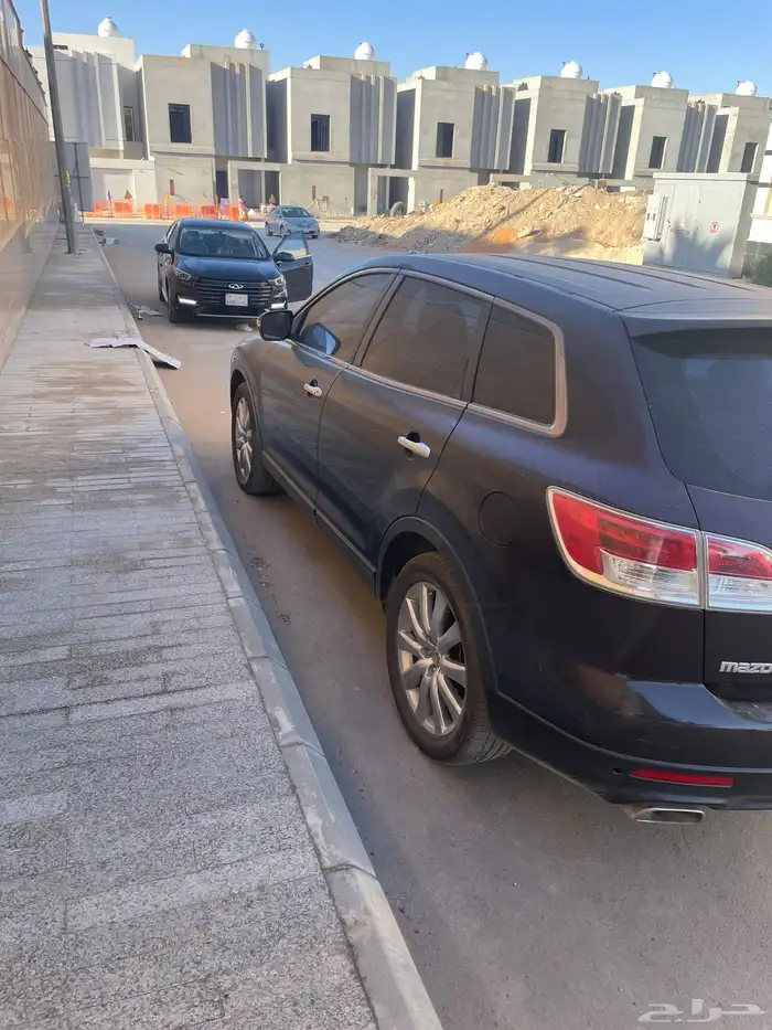 للبيع سيارة مازدا cx9 موديل 2009 4