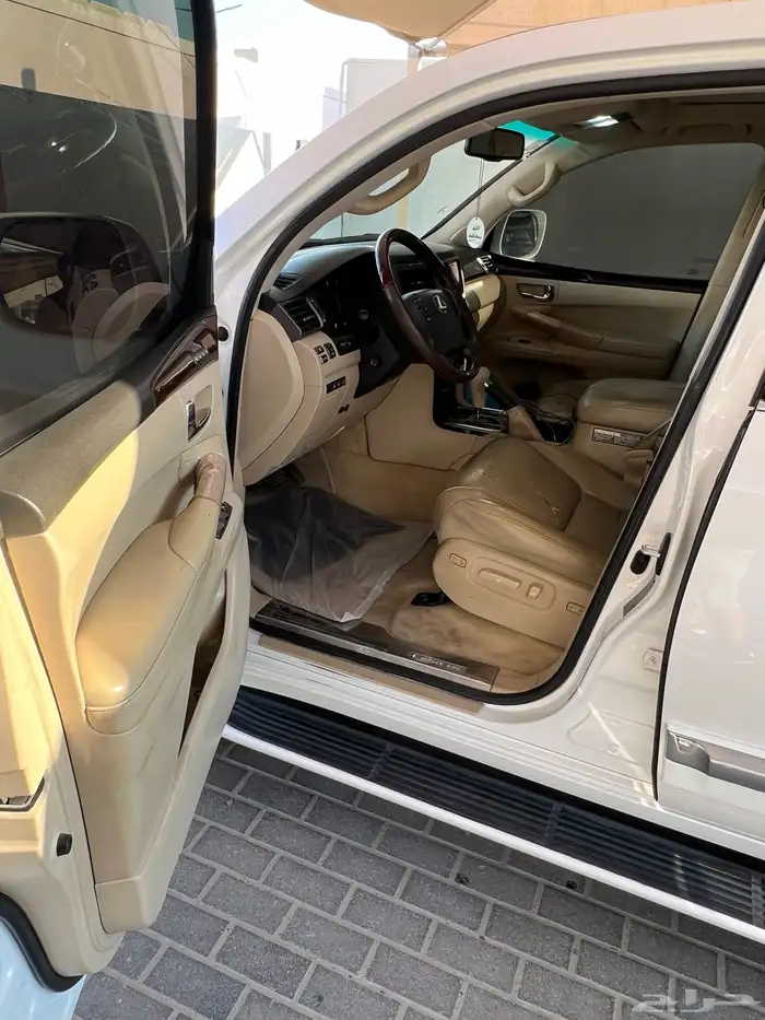 جيب لكزس LX570 مديل 2009 لوايح دبي 6