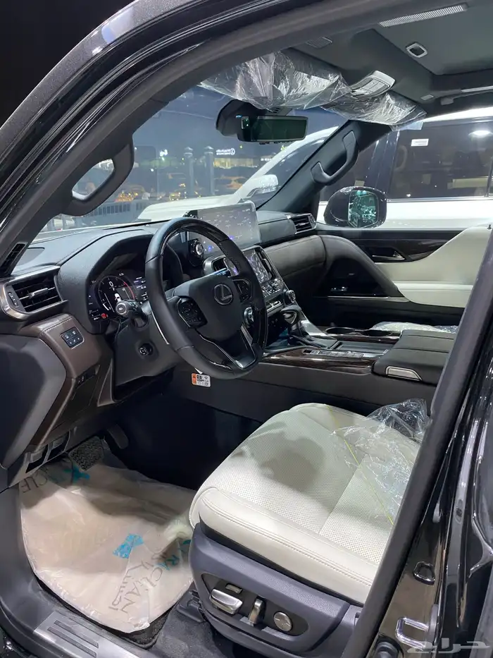 للبيع لكزس LX600 بي بي 2025 فل كامل عبداللطيف عداد 4 الاف 11