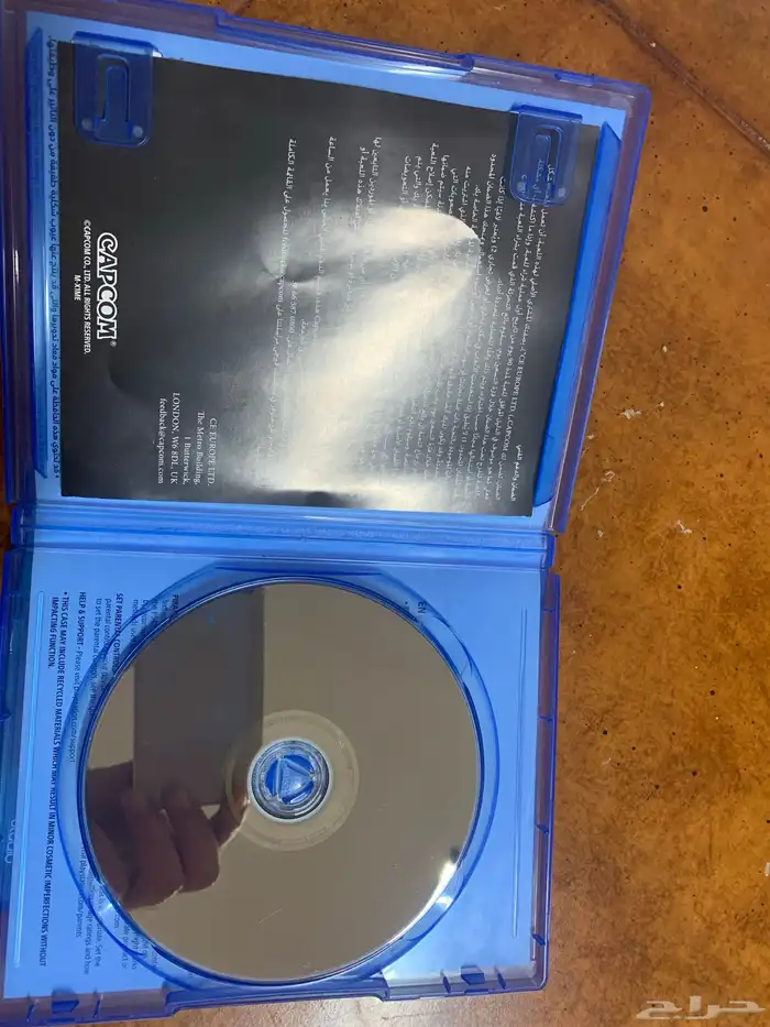 شريط رزدنت ايفل 4 و god of war للبيع 2