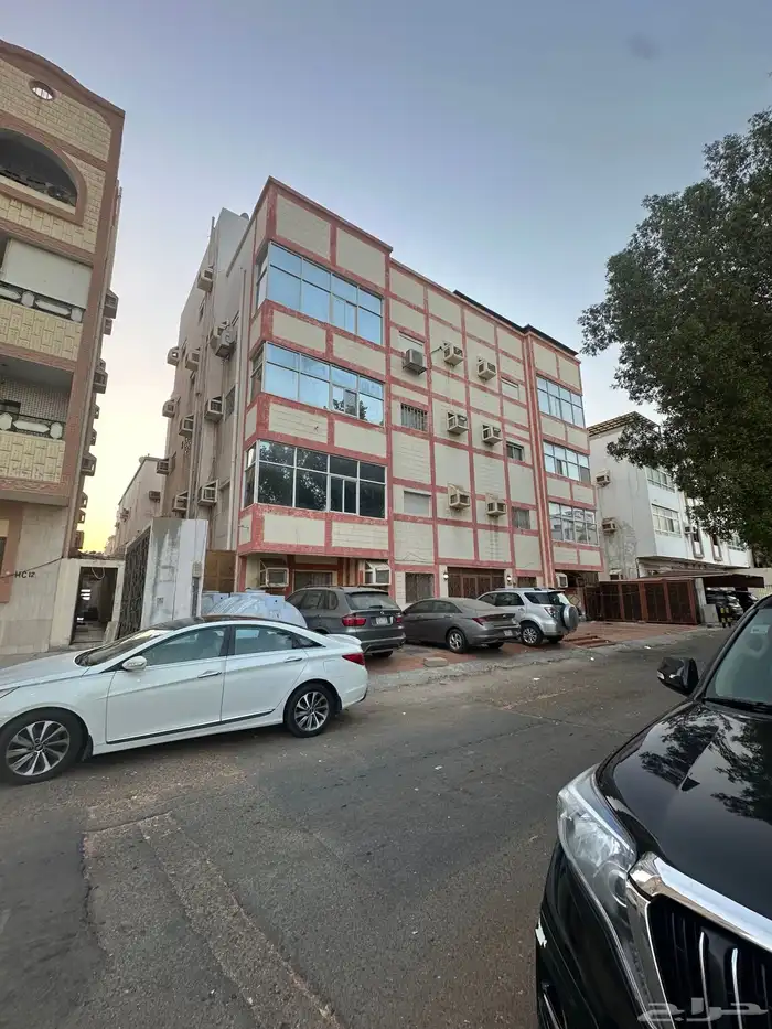 عماره سكنيه مميزه للبيع في حي الصفا 3