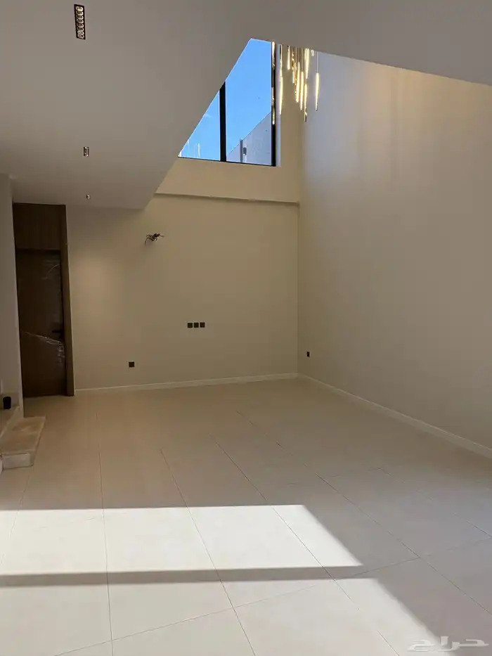 فيلا فاخرة للبيع بحي الصواري - ابحر الشمالية 275م 25