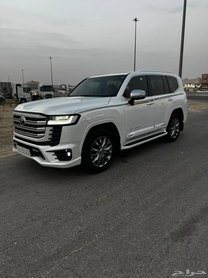 لاندكروزر vxr2024 بريمي 0