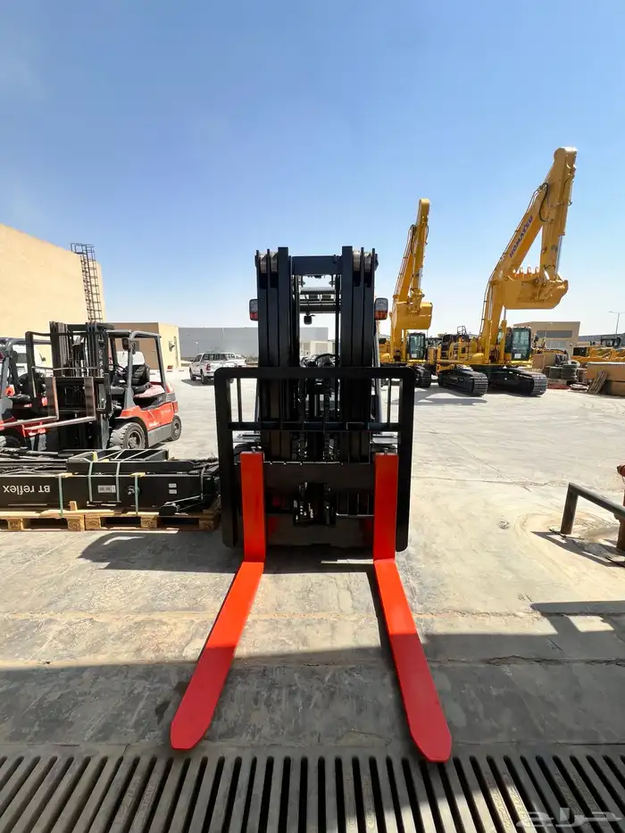 TOYOTA FORKLIFTS AND MATERIAL HANDLING EQUIPMENT 10