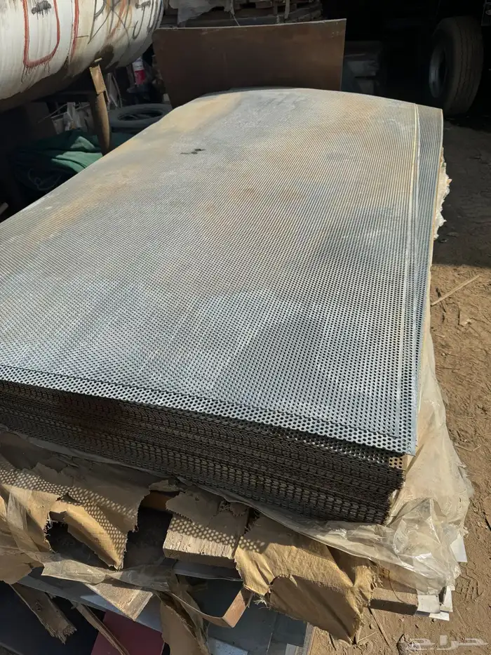 شبك حديد مقلفن - صفيحة مثقبة 0