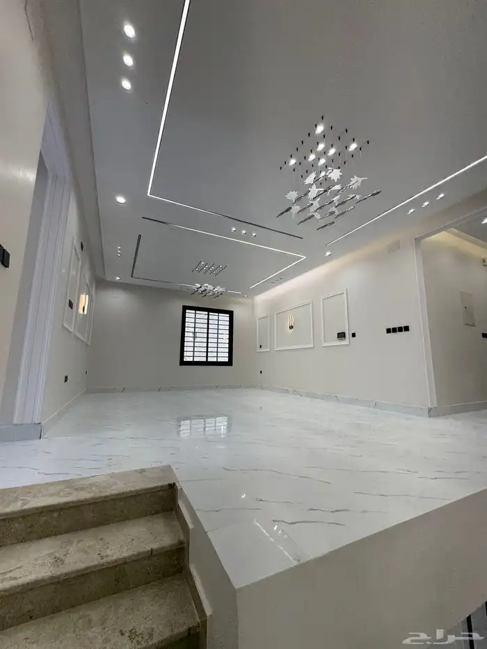 للبيع بالمحاله روف علوي دور ثاني مع ملحق تشطيب vip 21