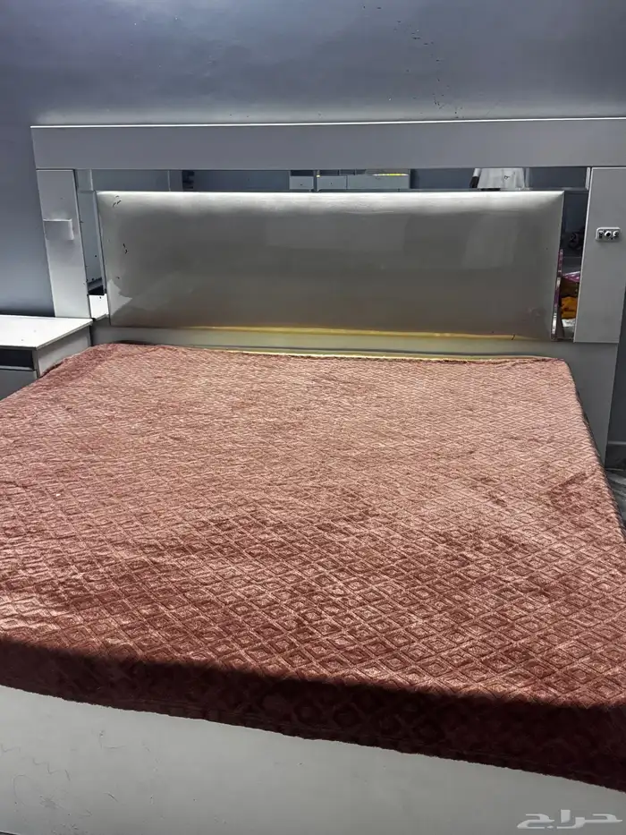 غرفة نوم شبه جديده 1