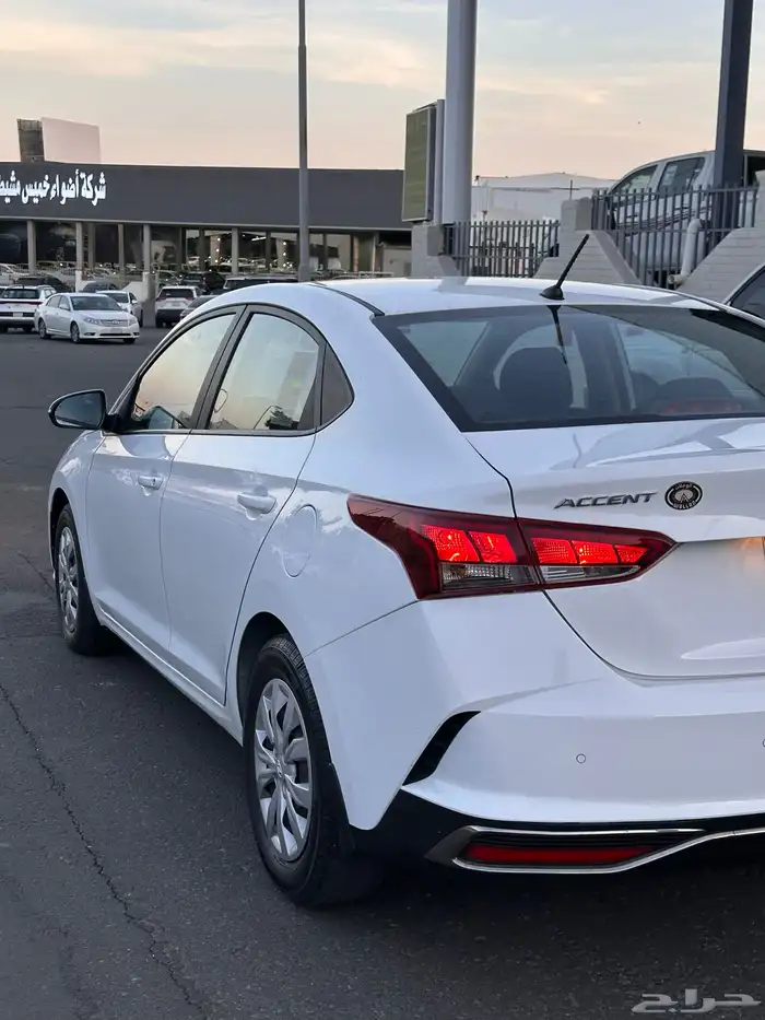 اكسنت 2023 ابيض 11