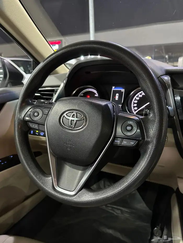 تويوتا كامري 2022 هايبرد 10