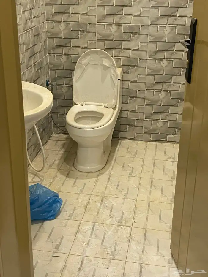 عماره تجاريه على الخط السريع مكه السيل الرياض النازل 1