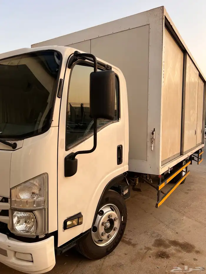 للبيع ايسوزو دينه 2020 نظيفة جدا 5 متر 0