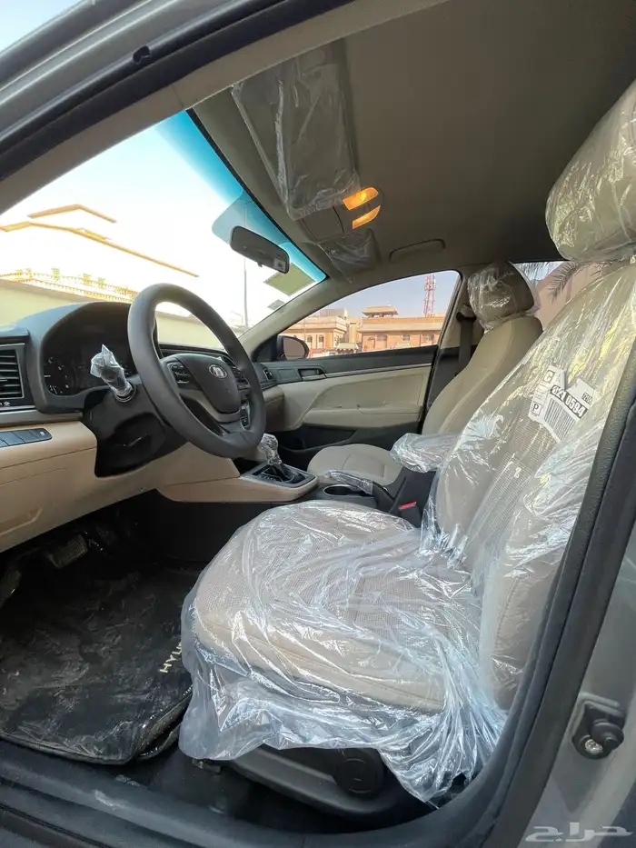 هونداي- إلنترا-2018- استاندر- بنزين- الوعلان 11