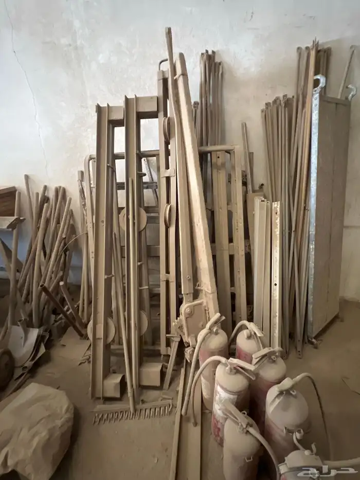 عدة ورش نجارة وحدادة 0