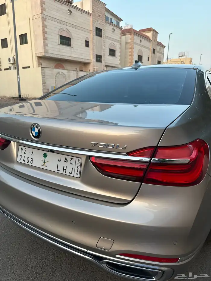 بي ام دبليو 730Li BMW فئة البزنس 12