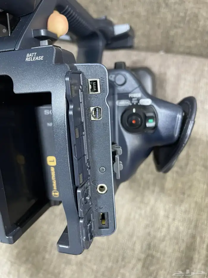 كاميرا Sony Handycam DCR-VX2200e الاحترافية 7