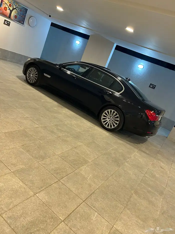 BMW730 2012 1