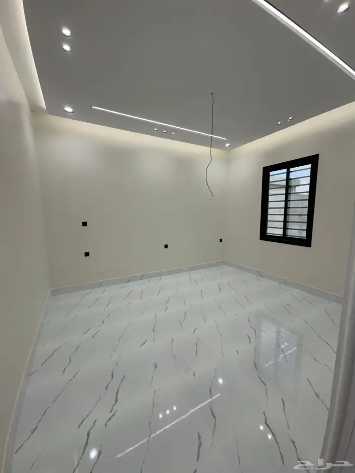 للبيع بالمحاله روف علوي دور ثاني مع ملحق تشطيب vip 22