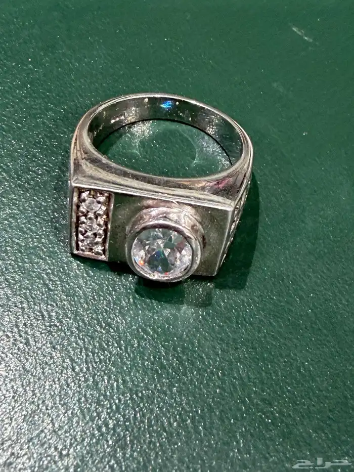خاتم فضه إيطالي راقي عيار 925 بفصوص الماس  صناعي بتفصيل مميز 4