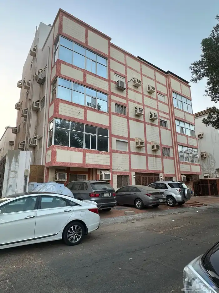 عماره سكنيه مميزه للبيع في حي الصفا 2