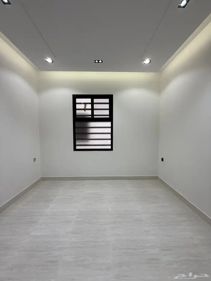للبيع شقق ارضيه وشقق علويه تشطيب VIP ف ابها حي الموظفين 22