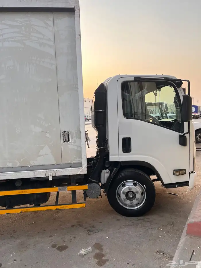 للبيع ايسوزو دينه 2020 نظيفة جدا 5 متر 1