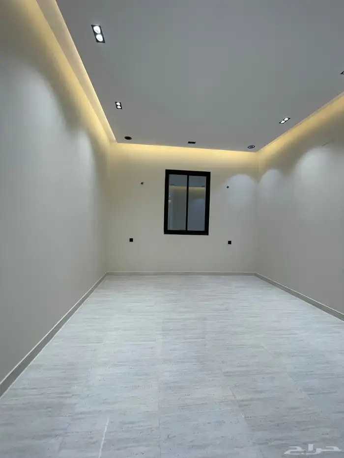 للبيع دور ارضى بحوش وبايكة سياره طريق ابها الخميس مقابل ضمك 14