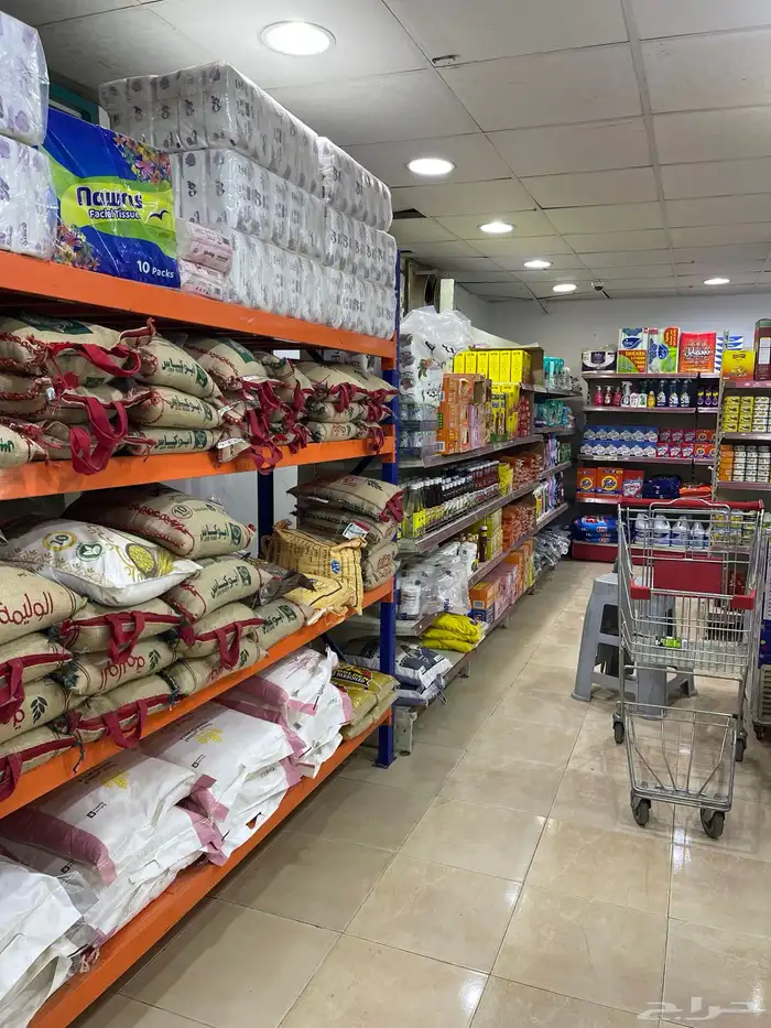 سوبر ماركت للتقبيل او للبيع بكامل اغراضه في سبت الجارة 11