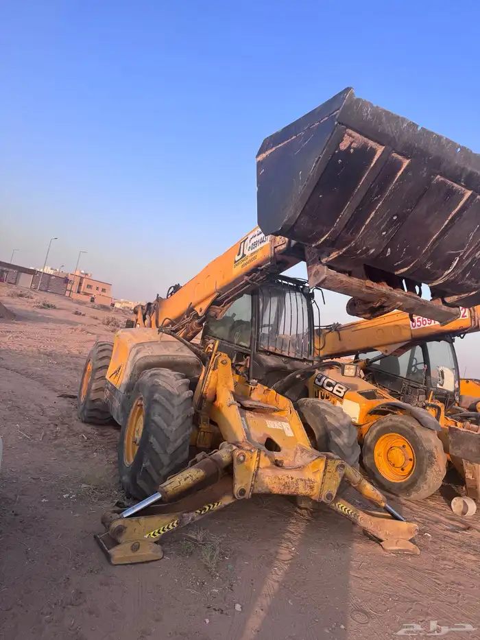 رافعه شوكيه JCB 14 متر للبيع 1