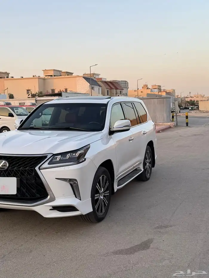 لكزس 2016 LX570 فل كامل 1