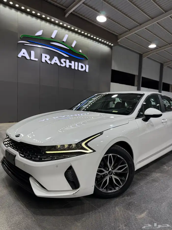 كيا K5 مطور 2021 لؤلؤي لدى معرض(عبيد الرشيدي) 2
